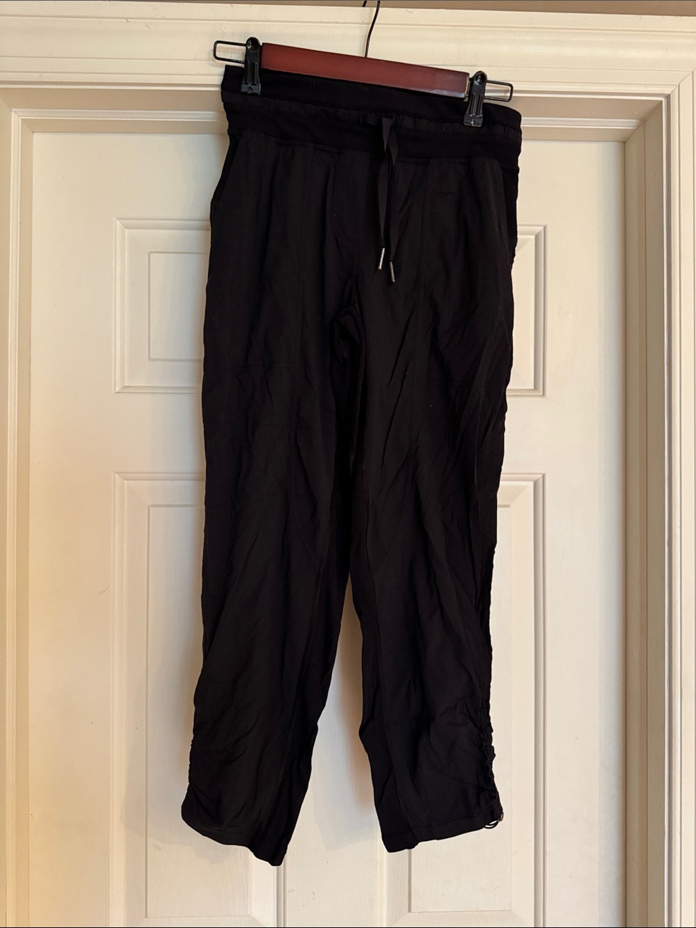 lululemon athletica Black Women's Drawstring Jogger Pants cropped Size 4